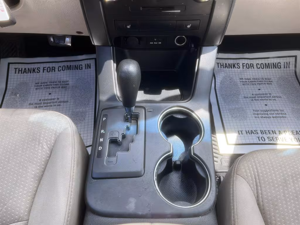 2011 Kia Sorento - 5XYKTCA10BG098971 - Image #13