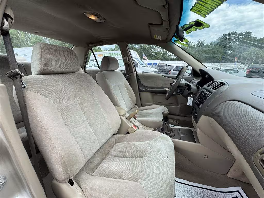 2001 Mazda Protege - JM1BJ222210419274 - Image #26