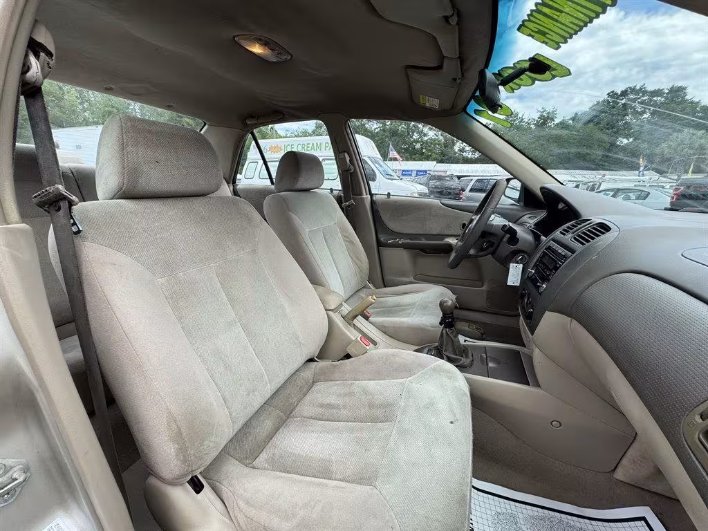 2001 Mazda Protege - JM1BJ222210419274 - Image #25