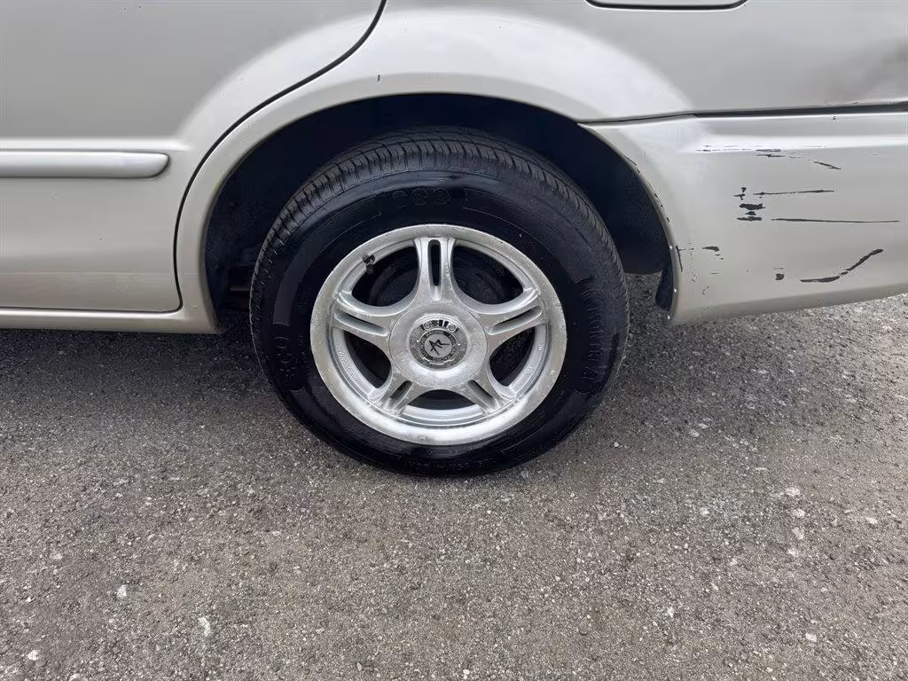 2001 Mazda Protege - JM1BJ222210419274 - Image #29