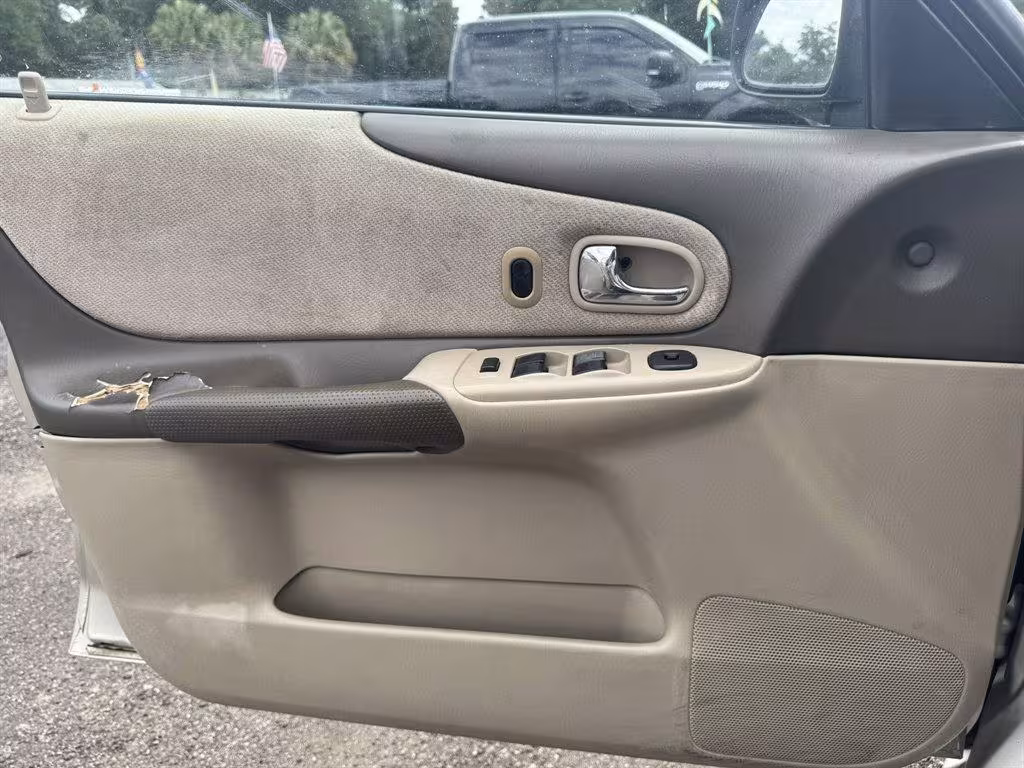 2001 Mazda Protege - JM1BJ222210419274 - Image #17